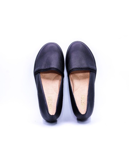 KENNETH COLE REACTION