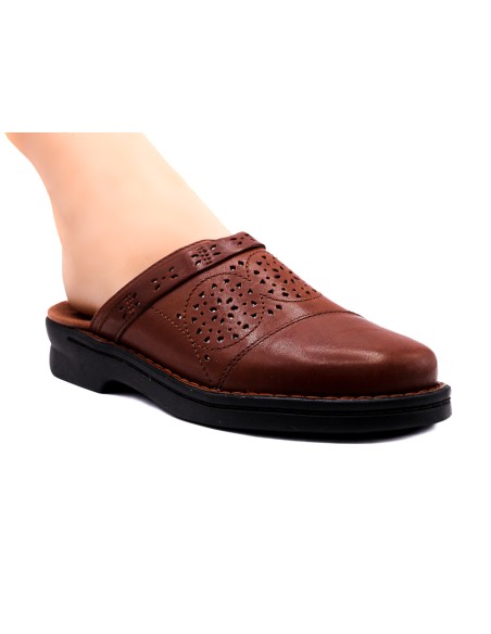 COLLECTION BY CLARKS