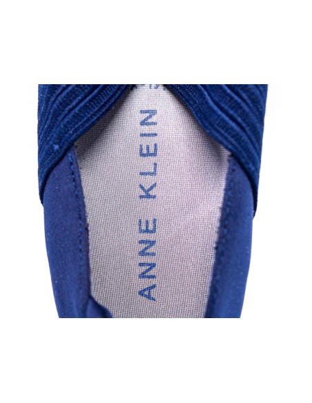 ANNE KLEIN