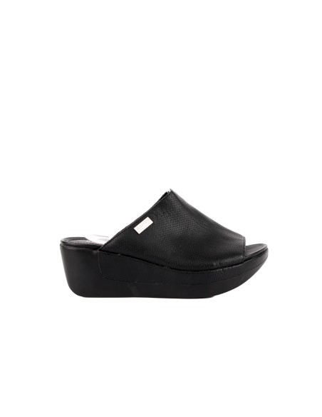 KENNETH COLE REACTION