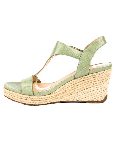 KENNETH COLE REACTION