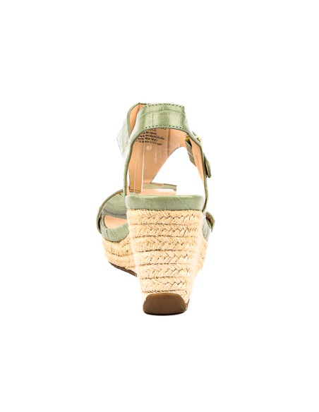 KENNETH COLE REACTION