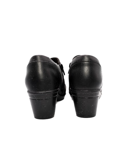 COLLECTION BY CLARKS